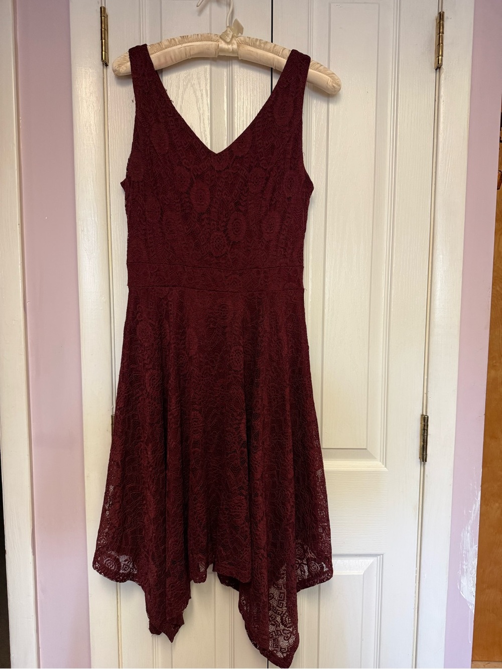 Burgundy Lace V-Neck Handkerchief Hem Dress Dressystar size Large